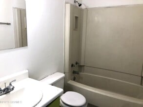 413 Knollwood Cir in Lafayette, LA - Building Photo - Building Photo