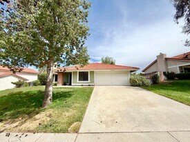 45680 Clubhouse Dr in Temecula, CA - Building Photo