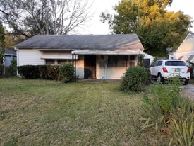 32 Marilyn Ln in Cahokia, IL - Building Photo