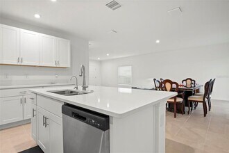 6305 Springmont Lp in Rubonia, FL - Building Photo - Building Photo