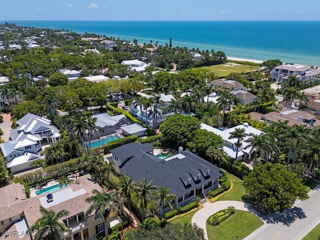 194 4th Ave N in Naples, FL - Building Photo - Building Photo