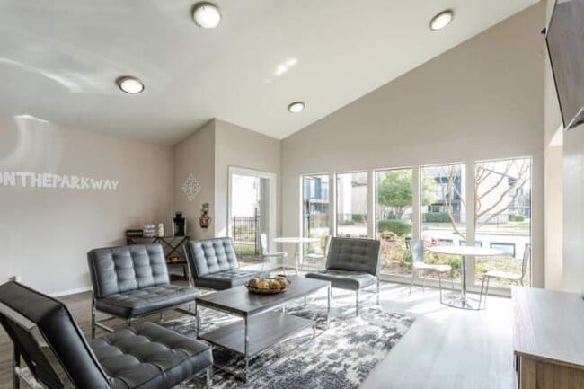 14350 Dallas Pkwy in Dallas, TX - Building Photo - Building Photo
