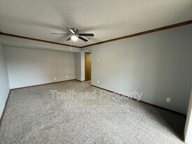 3407 NW Duncan Rd in Blue Springs, MO - Building Photo