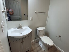 8 Juniper Ln in Levant, ME - Foto de edificio - Building Photo