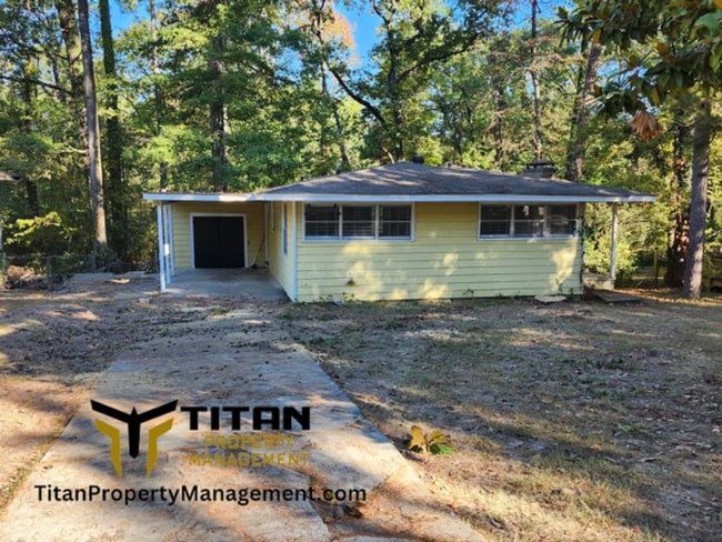 719 Forest Ln