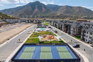 4702 Heartwood Rd in Mapleton, UT - Building Photo