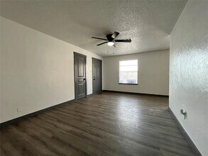 2526 Louise St in Denton, TX - Building Photo - Building Photo