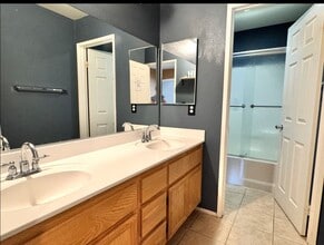 1 private in Hesperia, CA - Building Photo - Building Photo