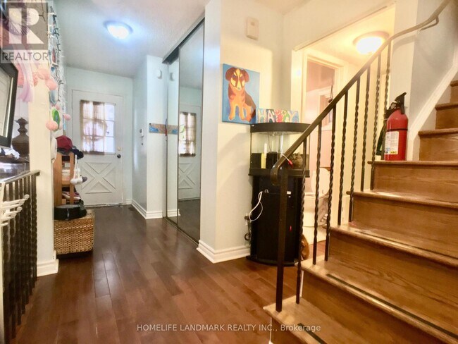 29 W Borough St in Markham, ON - Building Photo - Building Photo