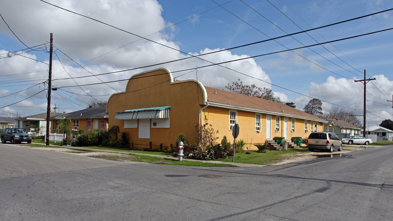 1069-1071 Avenue A in Westwego, LA - Building Photo