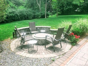 10 Foxwood Ln in Thornwood, NY - Building Photo - Building Photo