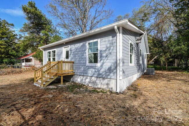 4 State Rd S-13-179 in Cheraw, SC - Foto de edificio - Building Photo