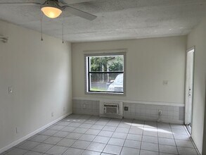 3142 SE Hawthorne St, Unit 3142 in Stuart, FL - Building Photo - Building Photo