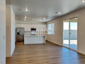 12539 W Flynn Ln in Glendale, AZ - Building Photo - Building Photo