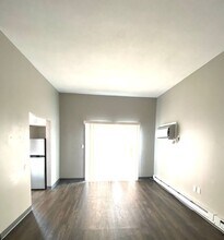 300 Meridian St in Boston, MA - Building Photo - Building Photo