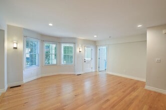 66 Tucker Ln in Dartmouth, MA - Building Photo - Building Photo
