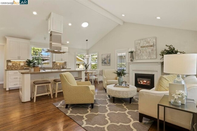 3484 Moraga Blvd in Lafayette, CA - Building Photo - Building Photo