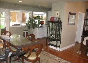 27567 Pamplico Dr in Santa Clarita, CA - Foto de edificio - Building Photo