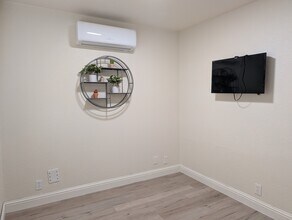 1848 14th St in Olivehurst, CA - Foto de edificio - Building Photo