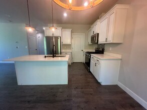 6585 Beverly Hills Cir in Wasilla, AK - Building Photo - Building Photo