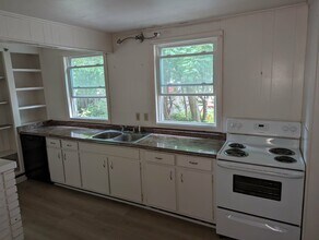 186 Center St, Unit 1 in Old Town, ME - Building Photo - Building Photo