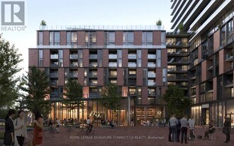 35 Parliament St in Toronto, ON - Building Photo