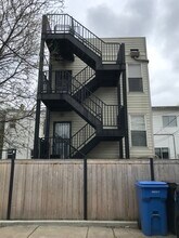 3414 W Le Moyne St, Unit 3 in Chicago, IL - Foto de edificio - Building Photo