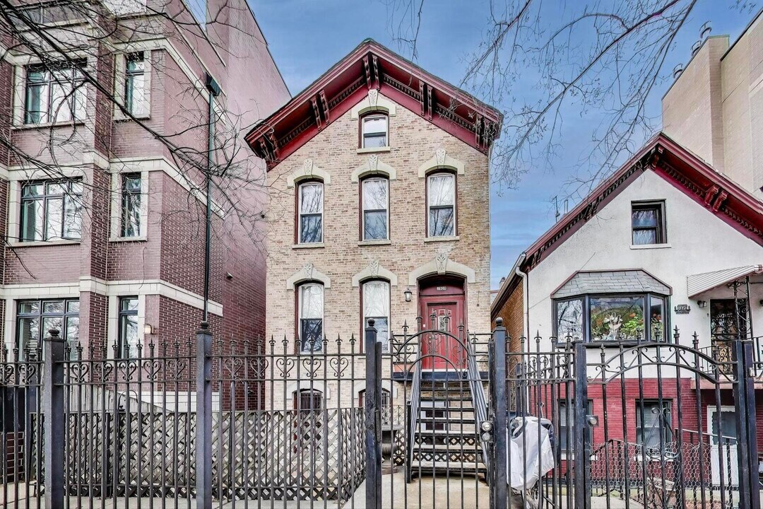 1509 W Thomas St in Chicago, IL - Building Photo
