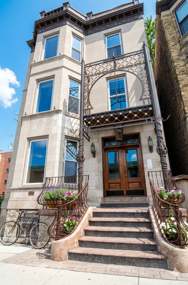 property at 847 W Addison St