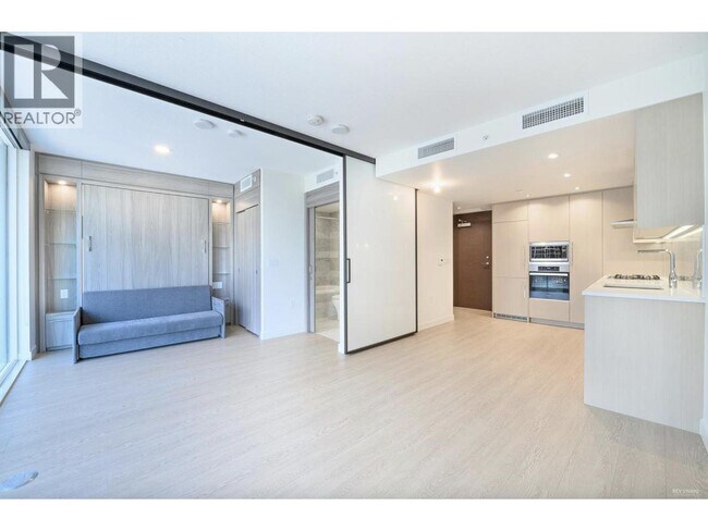 89 Nelson St. in Vancouver, BC - Building Photo - Building Photo