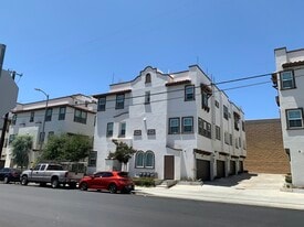 133 Cessna Ln in Los Angeles, CA - Building Photo