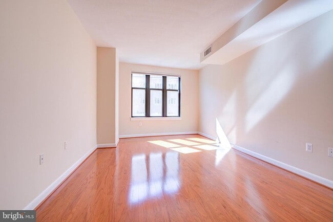 property at 400 Massachusetts Ave NW