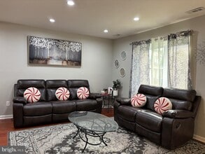 208 Burnam Wood Dr in Mount Laurel, NJ - Building Photo - Building Photo