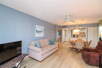 1 Bluebill Ave in Naples, FL - Building Photo - Building Photo