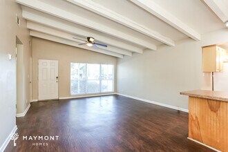 6311 Sprinkle Dr N in Jacksonville, FL - Foto de edificio - Building Photo