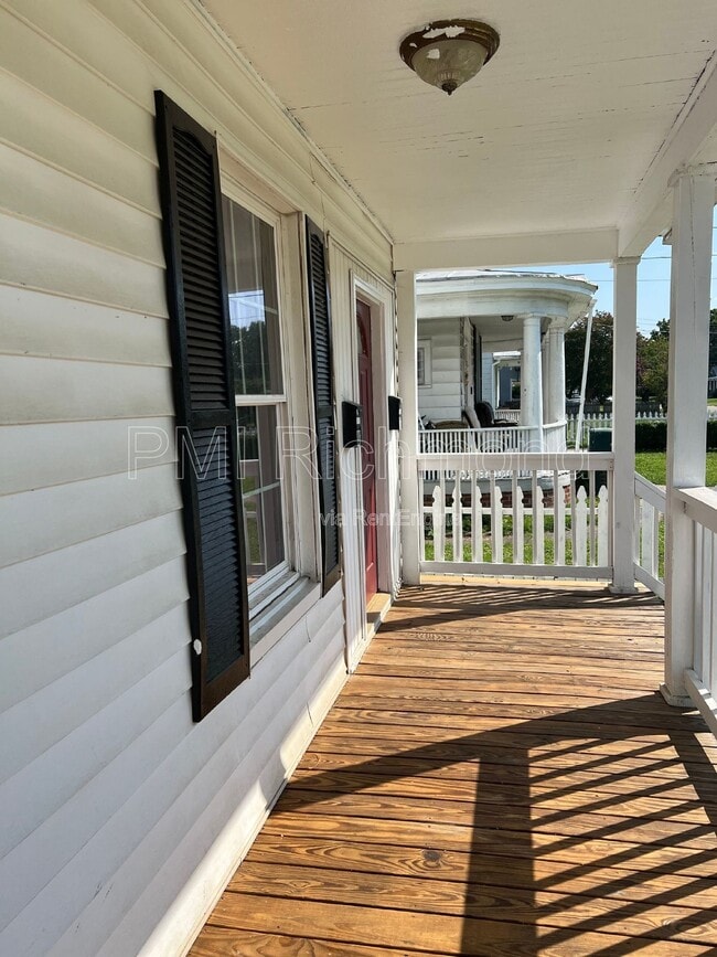 104 Lee Ave in Colonial Heights, VA - Building Photo - Building Photo