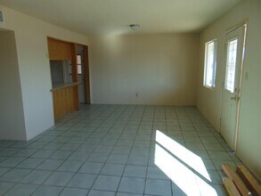 2070 E La Mesa St in Yuma, AZ - Foto de edificio - Building Photo