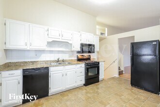 660 Jefferson Ave in Carpentersville, IL - Building Photo - Building Photo