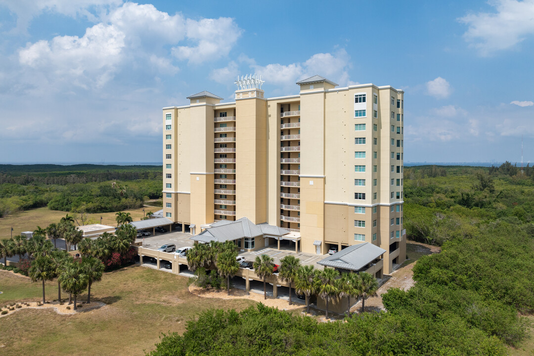 Mangrove Cay Tower in St. Petersburg, FL - Building Photo