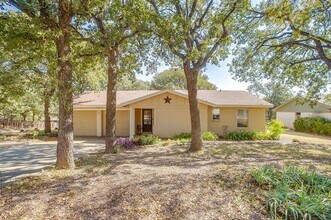 7036 Crabtree Ln in Fort Worth, TX - Building Photo - Building Photo