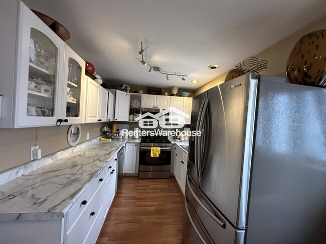 1155 W James Ave in St. Paul, MN - Building Photo - Building Photo