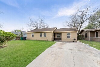 5646 Belmark St in Houston, TX - Building Photo - Building Photo