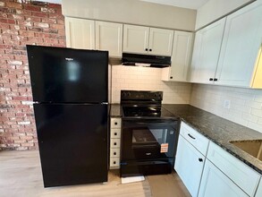 155 New York Ave, Unit A in Dunedin, FL - Building Photo - Building Photo