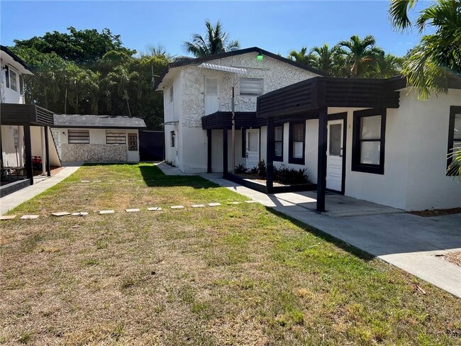 20 NW 6th Ave, Unit 3 in Dania, FL - Building Photo - Building Photo