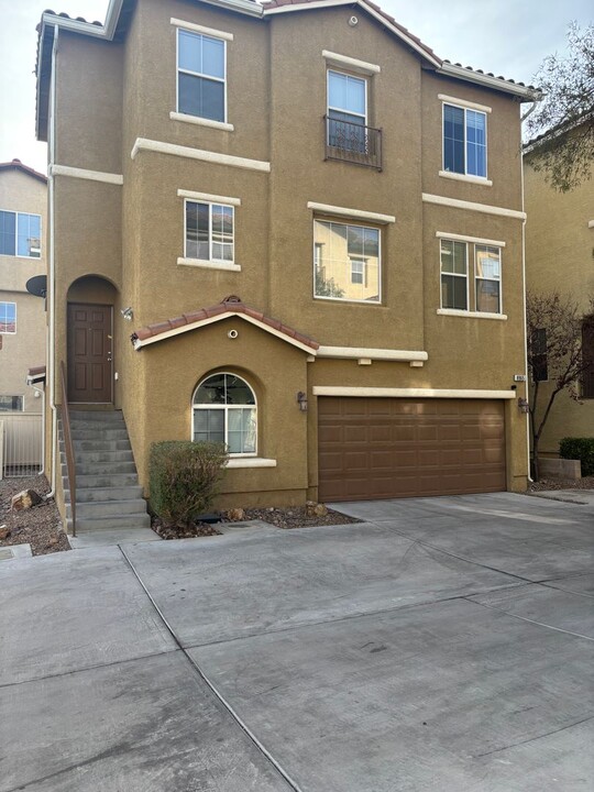 8965 Loretta Jean Ct in Las Vegas, NV - Building Photo