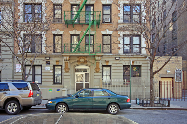 223-225 W 109th St in New York, NY - Foto de edificio - Building Photo