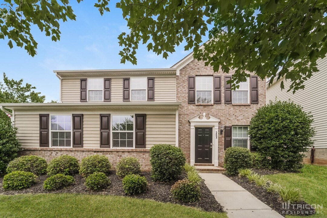 3803 Archer Notch Ln in Huntersville, NC - Building Photo