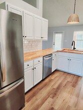 9848 Parker Lake Cir in Navarre, FL - Building Photo - Building Photo