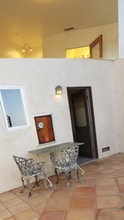 31709 Pacific Coast Hwy, Unit Attached Guest Apt in Malibu, CA - Foto de edificio - Building Photo