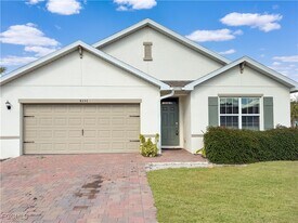 8357 Matanzas Rd in Ft. Myers, FL - Building Photo